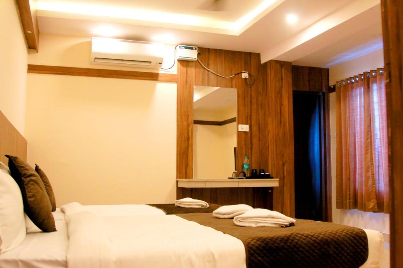 Hotel Sakura Inn Hosūr Exterior foto