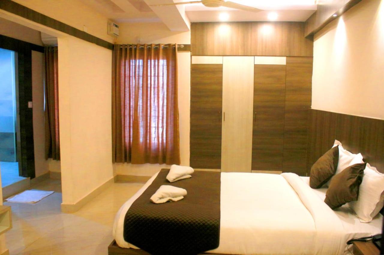 Hotel Sakura Inn Hosūr Exterior foto